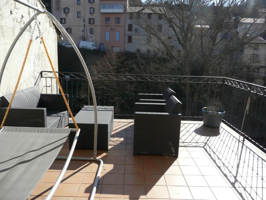 Hôtel Restaurant du Pont Vieux Camarès Extérieur photo